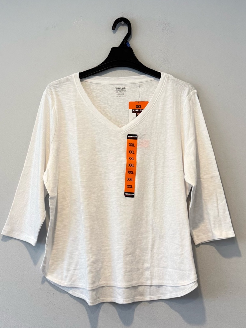 Kirkland Signature Women's 3/4 Sleeve V- Neck Slub Tee - Picture 5 of 10